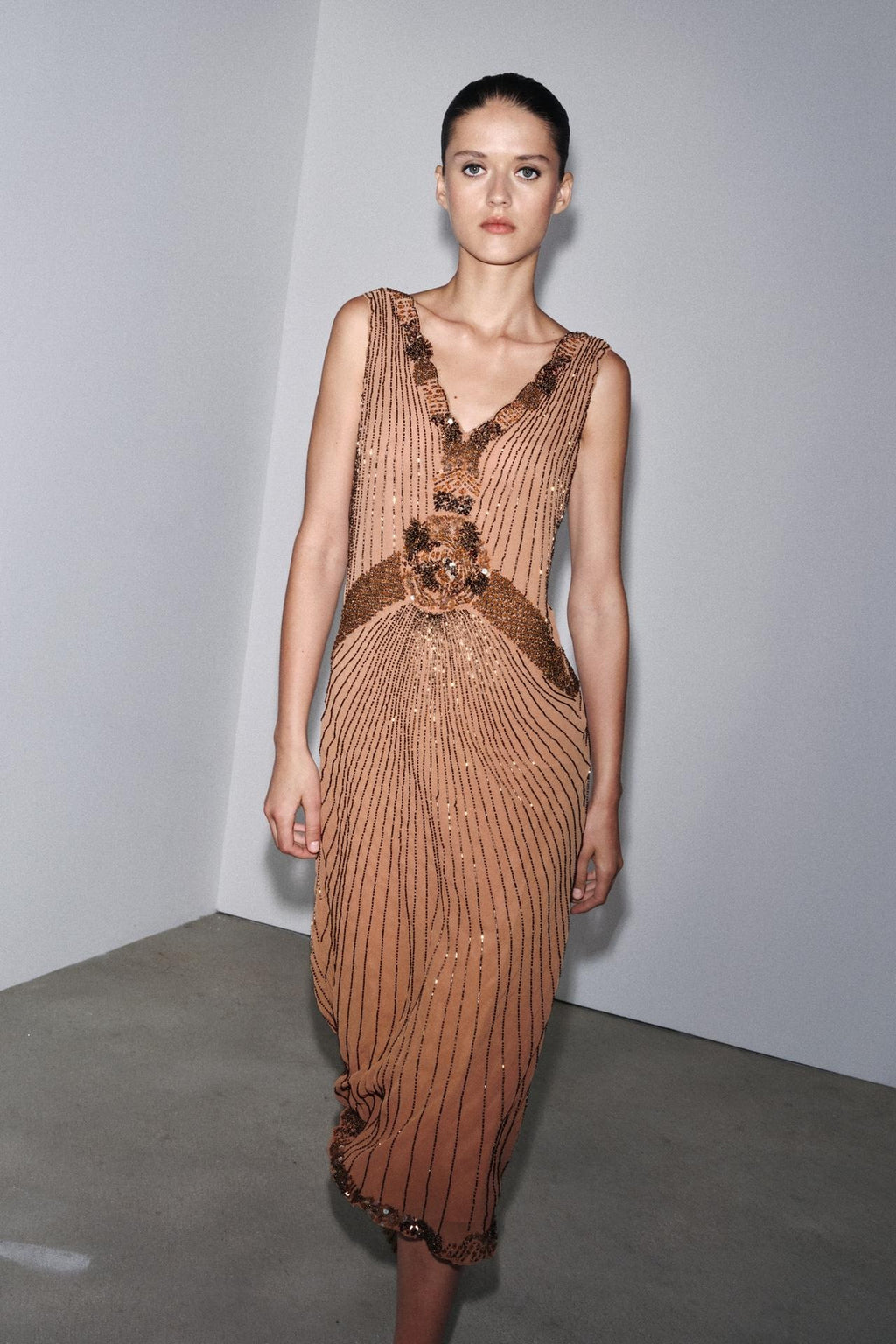 CASANDRA - VESTIDO MIDI BORDADO