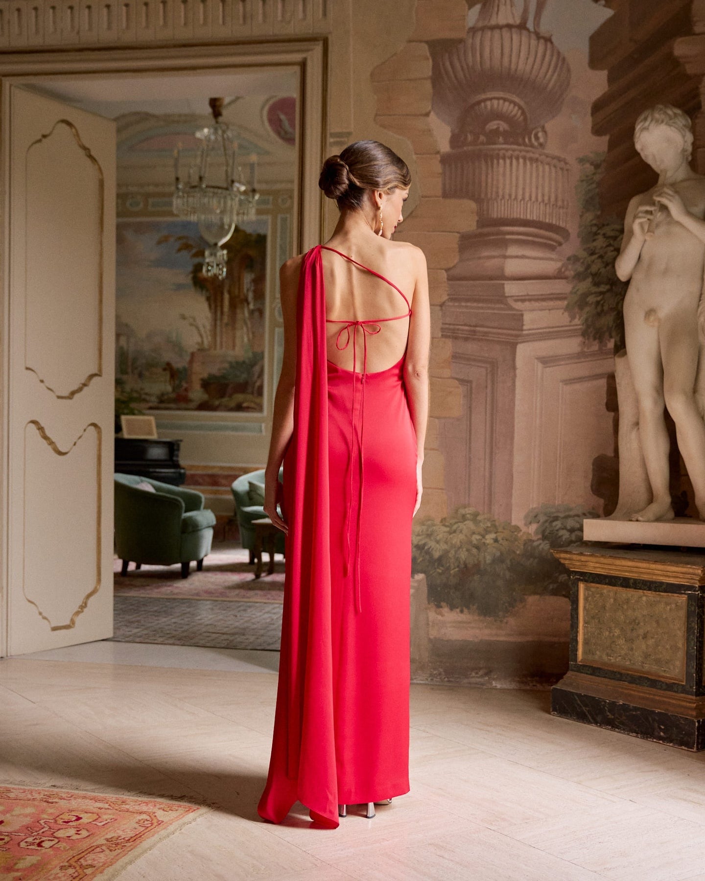 FIORELLA - VESTIDO ASIMÉTRICO CON ABERTURA